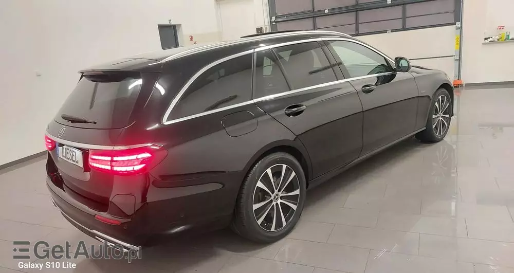 MERCEDES-BENZ Klasa E 220 d T 9G-TRONIC Exclusive