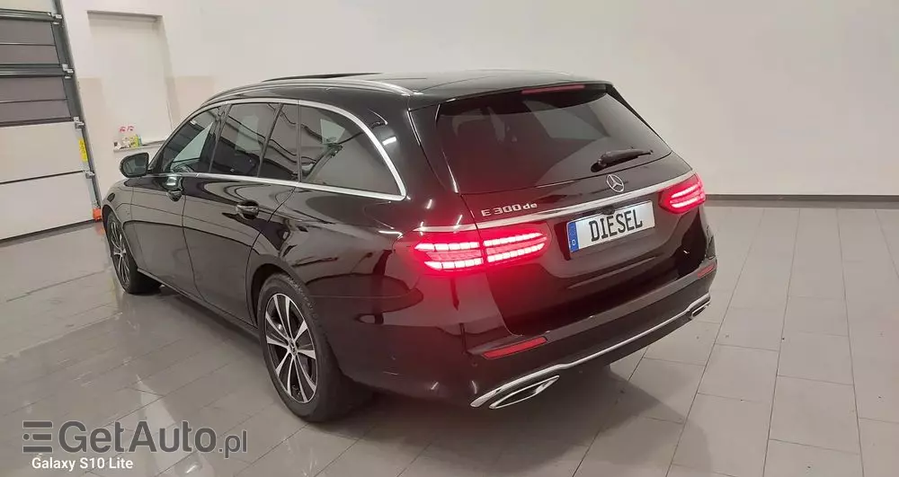 MERCEDES-BENZ Klasa E 220 d T 9G-TRONIC Exclusive