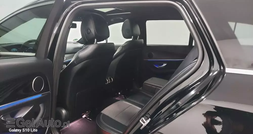 MERCEDES-BENZ Klasa E 220 d T 9G-TRONIC Exclusive