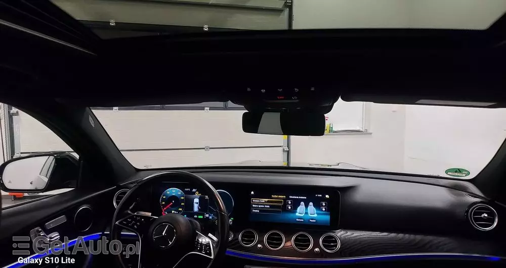 MERCEDES-BENZ Klasa E 220 d T 9G-TRONIC Exclusive