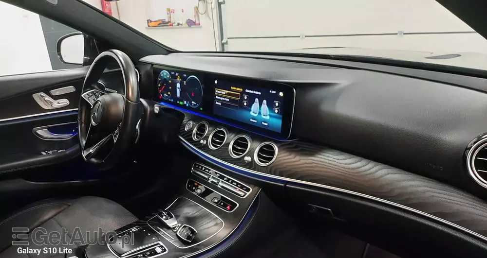 MERCEDES-BENZ Klasa E 220 d T 9G-TRONIC Exclusive