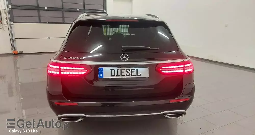 MERCEDES-BENZ Klasa E 220 d T 9G-TRONIC Exclusive