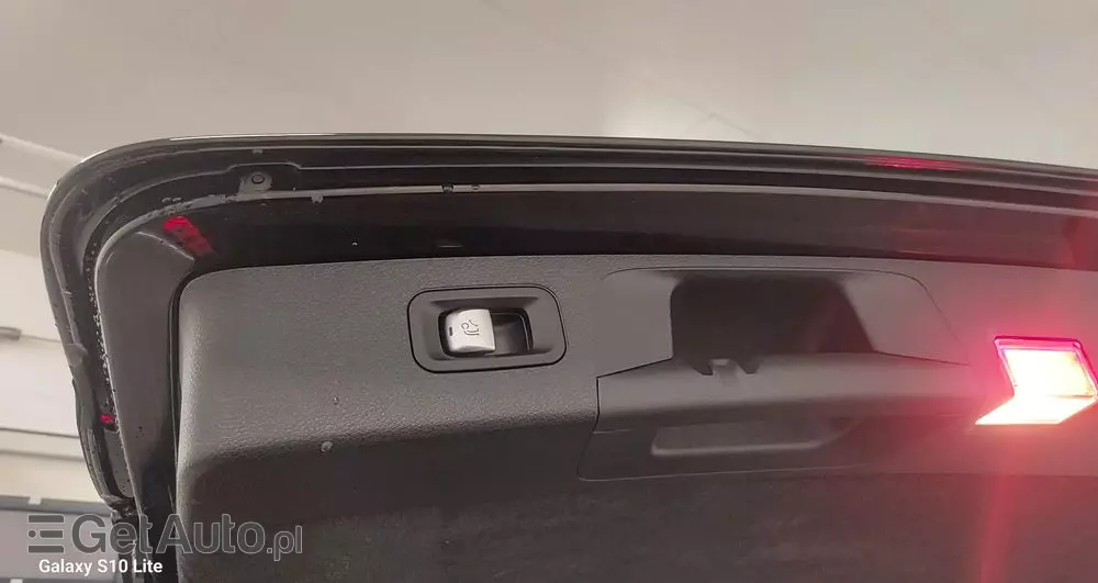 MERCEDES-BENZ Klasa E 220 d T 9G-TRONIC Exclusive