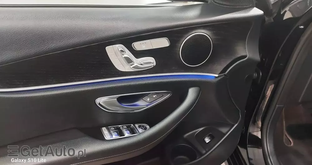 MERCEDES-BENZ Klasa E 220 d T 9G-TRONIC Exclusive