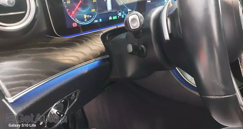 MERCEDES-BENZ Klasa E 220 d T 9G-TRONIC Exclusive