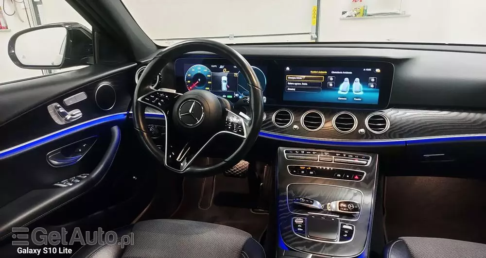 MERCEDES-BENZ Klasa E 220 d T 9G-TRONIC Exclusive