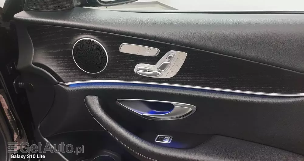 MERCEDES-BENZ Klasa E 220 d T 9G-TRONIC Exclusive