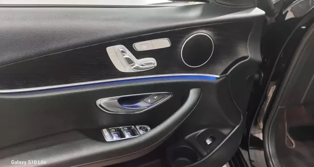 MERCEDES-BENZ Klasa E 220 d T 9G-TRONIC Exclusive