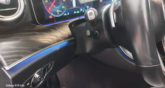 MERCEDES-BENZ Klasa E 220 d T 9G-TRONIC Exclusive