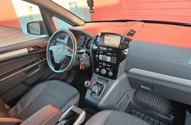 OPEL Zafira 