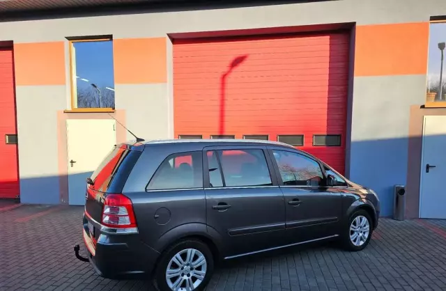 OPEL Zafira 
