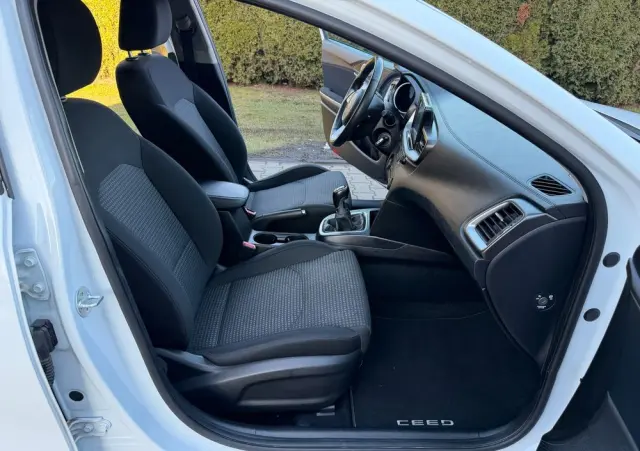 KIA Ceed 1.4 L Business Line Plus