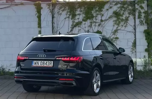 AUDI A4 