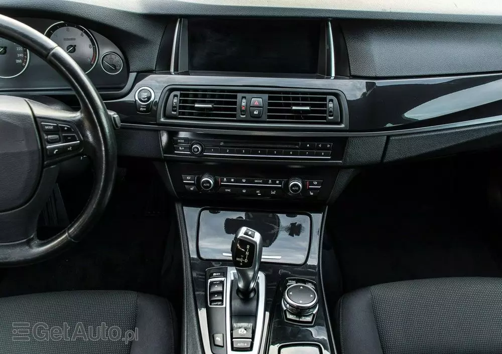 BMW Seria 5 520d Sport Line