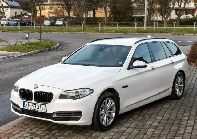 BMW Seria 5 520d Sport Line