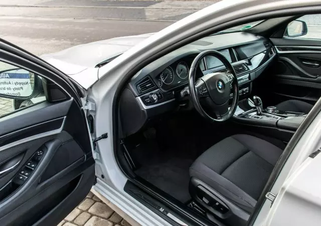 BMW Seria 5 520d Sport Line