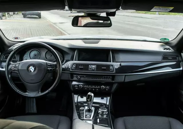 BMW Seria 5 520d Sport Line