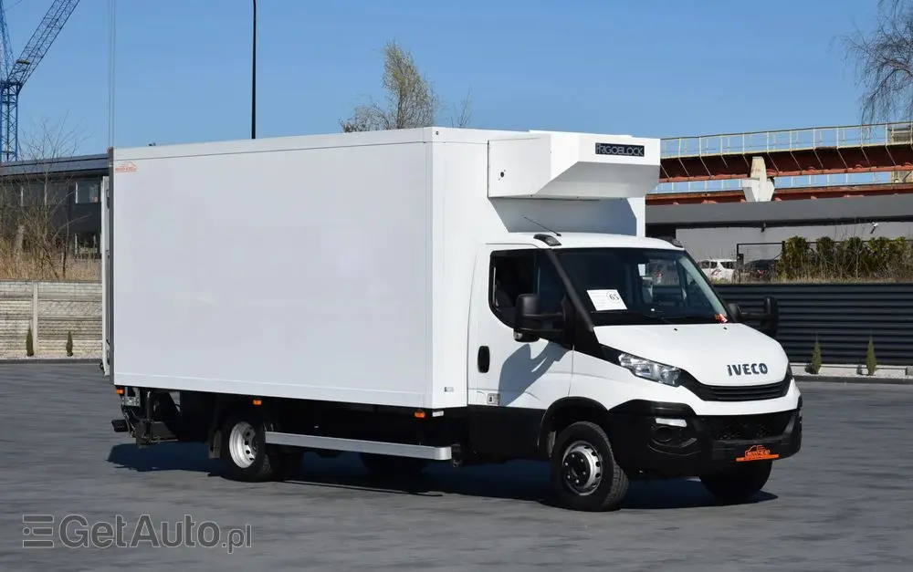 IVECO DAILY 70C18 / 3.0 - 180 KM / AUTOMAT HI-MATIC / 3 OSOBY / CHŁODNIA - MROŹNIA 4,55 M / AGREGAD FRIGOBLOCK / WINDA SORENSEN / KLIMA / TEMPOMAT / KAMERA COFANIA / REGULOWANE ZAWIESZENIE / SERWISOWANY / SPROWADZONY Z NIEMIEC 