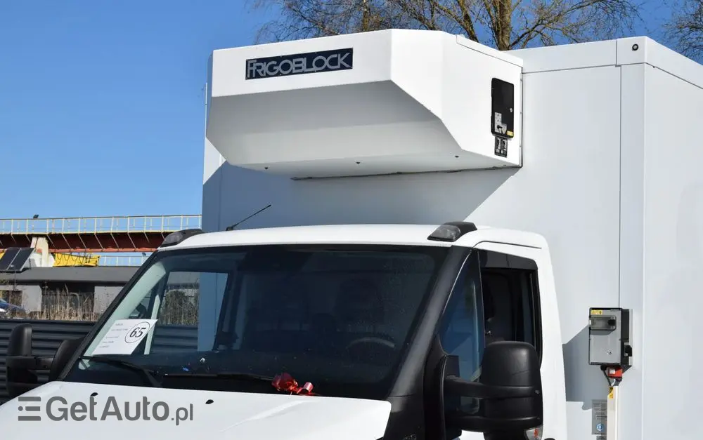 IVECO DAILY 70C18 / 3.0 - 180 KM / AUTOMAT HI-MATIC / 3 OSOBY / CHŁODNIA - MROŹNIA 4,55 M / AGREGAD FRIGOBLOCK / WINDA SORENSEN / KLIMA / TEMPOMAT / KAMERA COFANIA / REGULOWANE ZAWIESZENIE / SERWISOWANY / SPROWADZONY Z NIEMIEC 