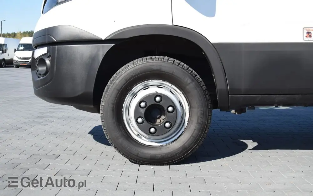 IVECO DAILY 70C18 / 3.0 - 180 KM / AUTOMAT HI-MATIC / 3 OSOBY / CHŁODNIA - MROŹNIA 4,55 M / AGREGAD FRIGOBLOCK / WINDA SORENSEN / KLIMA / TEMPOMAT / KAMERA COFANIA / REGULOWANE ZAWIESZENIE / SERWISOWANY / SPROWADZONY Z NIEMIEC 