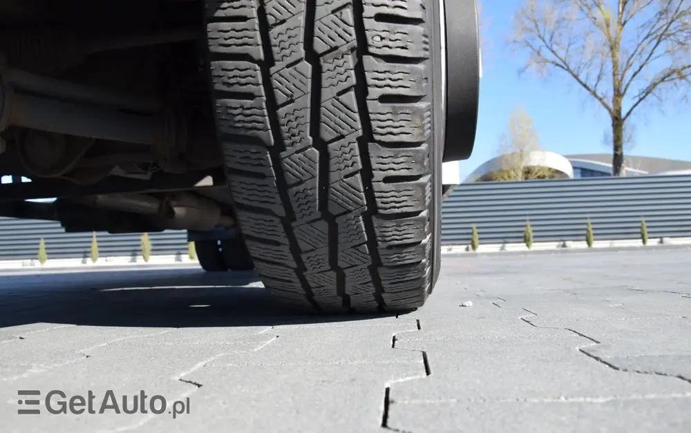 IVECO DAILY 70C18 / 3.0 - 180 KM / AUTOMAT HI-MATIC / 3 OSOBY / CHŁODNIA - MROŹNIA 4,55 M / AGREGAD FRIGOBLOCK / WINDA SORENSEN / KLIMA / TEMPOMAT / KAMERA COFANIA / REGULOWANE ZAWIESZENIE / SERWISOWANY / SPROWADZONY Z NIEMIEC 