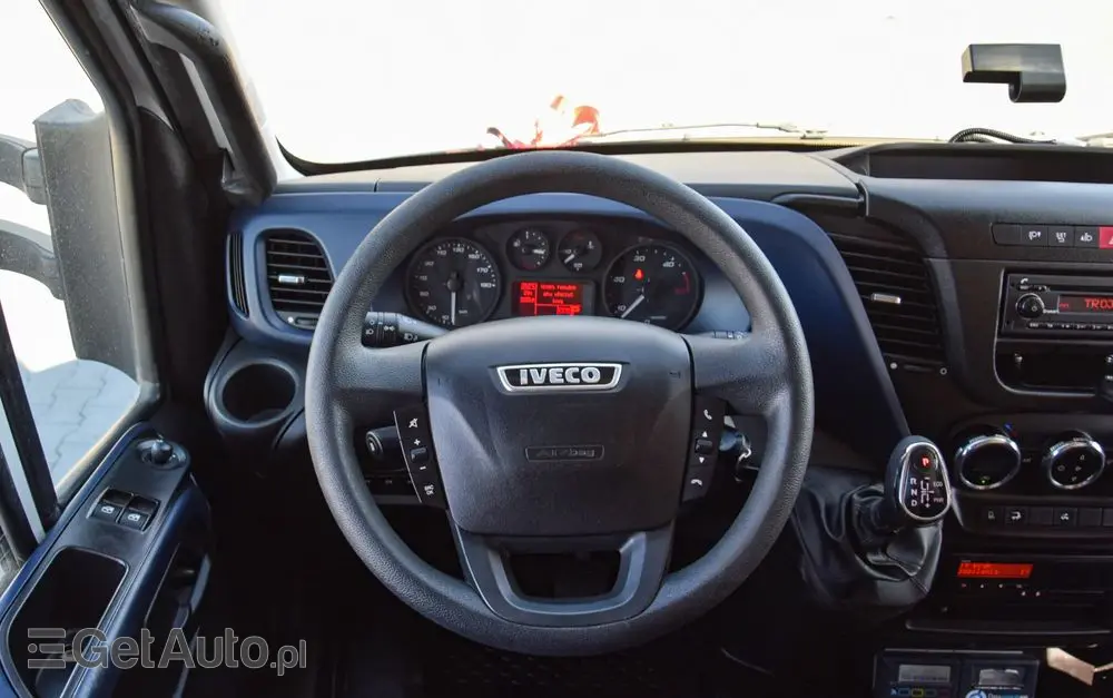 IVECO DAILY 70C18 / 3.0 - 180 KM / AUTOMAT HI-MATIC / 3 OSOBY / CHŁODNIA - MROŹNIA 4,55 M / AGREGAD FRIGOBLOCK / WINDA SORENSEN / KLIMA / TEMPOMAT / KAMERA COFANIA / REGULOWANE ZAWIESZENIE / SERWISOWANY / SPROWADZONY Z NIEMIEC 