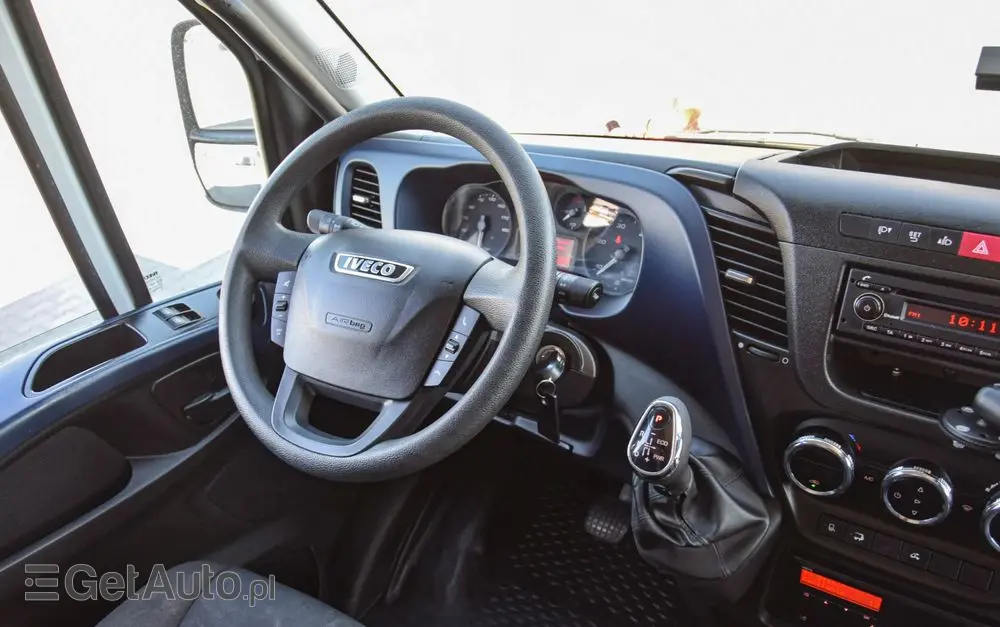 IVECO DAILY 70C18 / 3.0 - 180 KM / AUTOMAT HI-MATIC / 3 OSOBY / CHŁODNIA - MROŹNIA 4,55 M / AGREGAD FRIGOBLOCK / WINDA SORENSEN / KLIMA / TEMPOMAT / KAMERA COFANIA / REGULOWANE ZAWIESZENIE / SERWISOWANY / SPROWADZONY Z NIEMIEC 