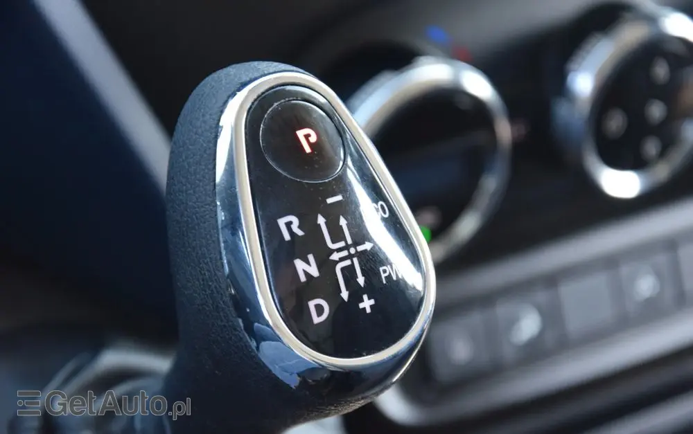 IVECO DAILY 70C18 / 3.0 - 180 KM / AUTOMAT HI-MATIC / 3 OSOBY / CHŁODNIA - MROŹNIA 4,55 M / AGREGAD FRIGOBLOCK / WINDA SORENSEN / KLIMA / TEMPOMAT / KAMERA COFANIA / REGULOWANE ZAWIESZENIE / SERWISOWANY / SPROWADZONY Z NIEMIEC 