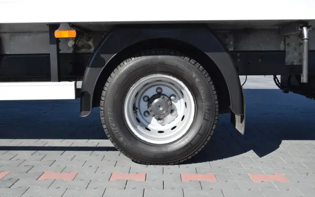 IVECO DAILY 70C18 / 3.0 - 180 KM / AUTOMAT HI-MATIC / 3 OSOBY / CHŁODNIA - MROŹNIA 4,55 M / AGREGAD FRIGOBLOCK / WINDA SORENSEN / KLIMA / TEMPOMAT / KAMERA COFANIA / REGULOWANE ZAWIESZENIE / SERWISOWANY / SPROWADZONY Z NIEMIEC 