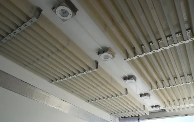 IVECO DAILY 70C18 / 3.0 - 180 KM / AUTOMAT HI-MATIC / 3 OSOBY / CHŁODNIA - MROŹNIA 4,55 M / AGREGAD FRIGOBLOCK / WINDA SORENSEN / KLIMA / TEMPOMAT / KAMERA COFANIA / REGULOWANE ZAWIESZENIE / SERWISOWANY / SPROWADZONY Z NIEMIEC 