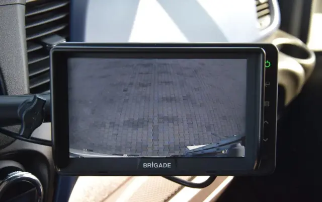 IVECO DAILY 70C18 / 3.0 - 180 KM / AUTOMAT HI-MATIC / 3 OSOBY / CHŁODNIA - MROŹNIA 4,55 M / AGREGAD FRIGOBLOCK / WINDA SORENSEN / KLIMA / TEMPOMAT / KAMERA COFANIA / REGULOWANE ZAWIESZENIE / SERWISOWANY / SPROWADZONY Z NIEMIEC 