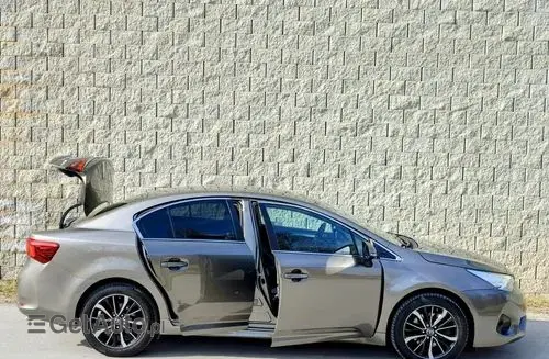 TOYOTA Avensis 