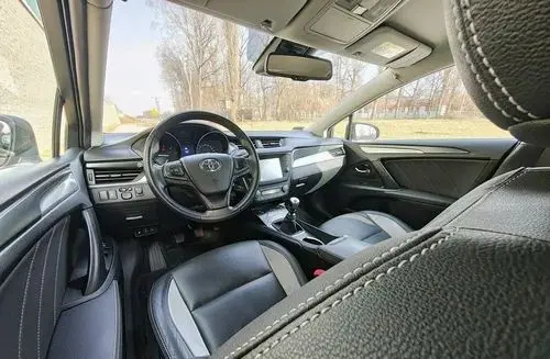 TOYOTA Avensis 