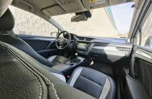 TOYOTA Avensis 