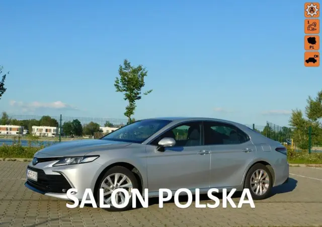 TOYOTA Camry 