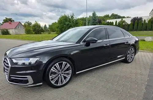 AUDI A8 