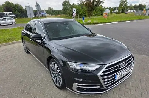 AUDI A8 