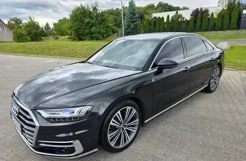 AUDI A8 