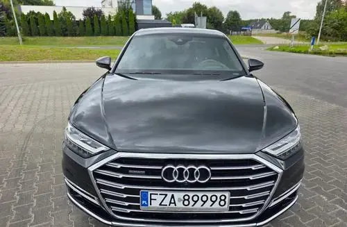 AUDI A8 