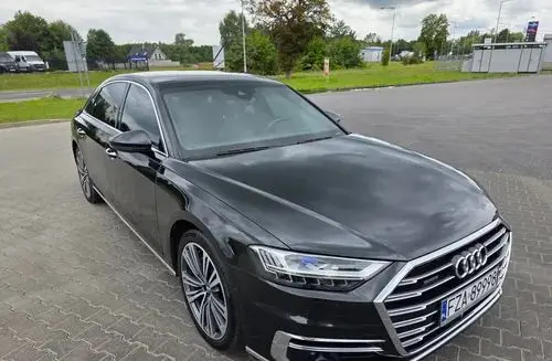 AUDI A8 