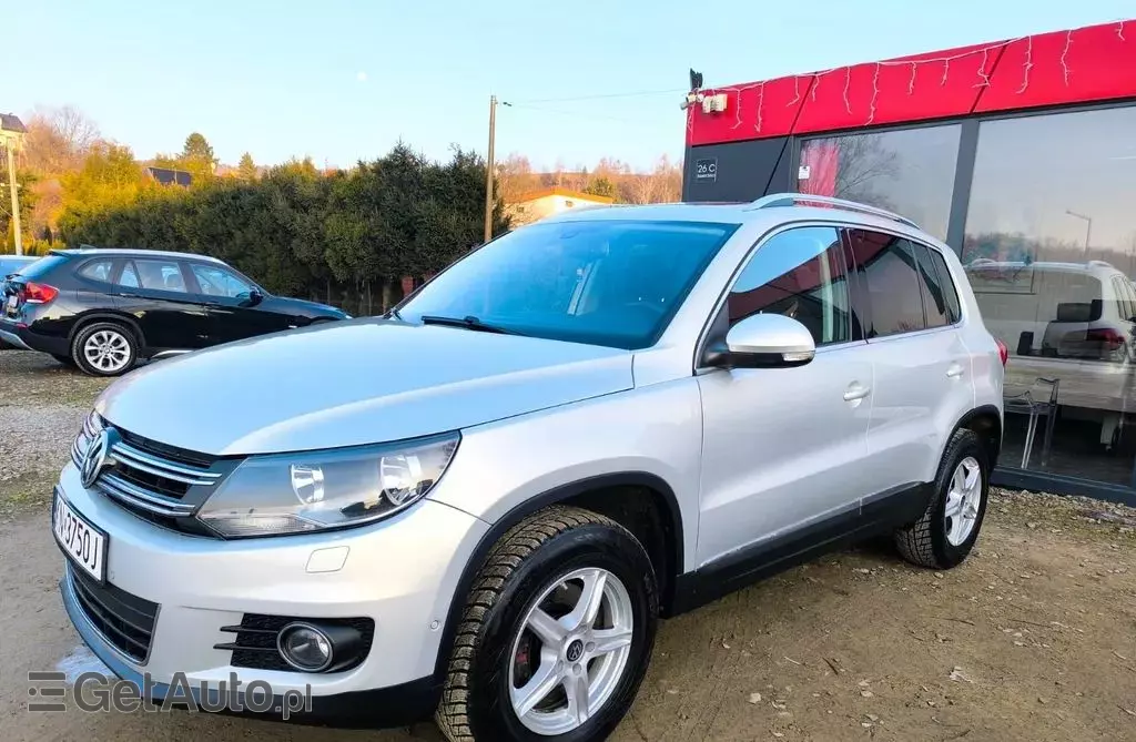 VOLKSWAGEN Tiguan 