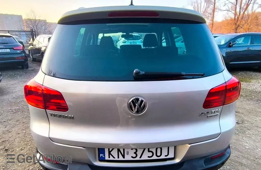 VOLKSWAGEN Tiguan 