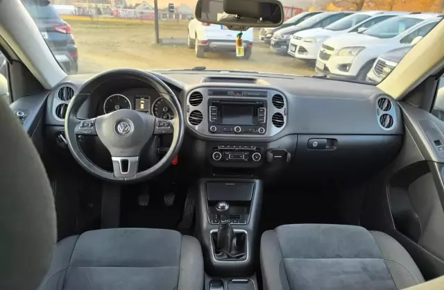 VOLKSWAGEN Tiguan 
