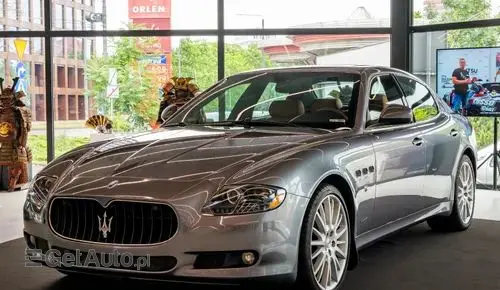 MASERATI Quattroporte 