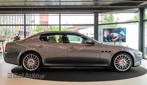 MASERATI Quattroporte 