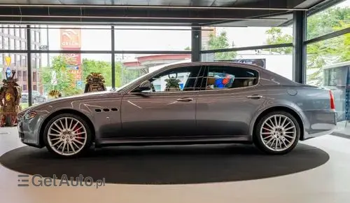 MASERATI Quattroporte 