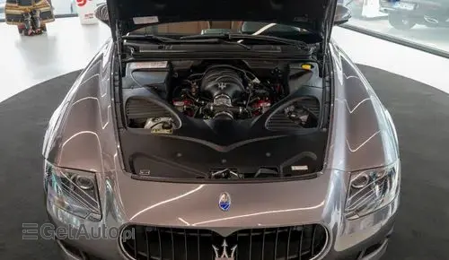 MASERATI Quattroporte 