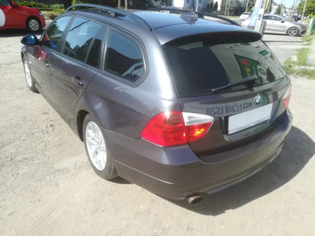 BMW Seria 3 320i