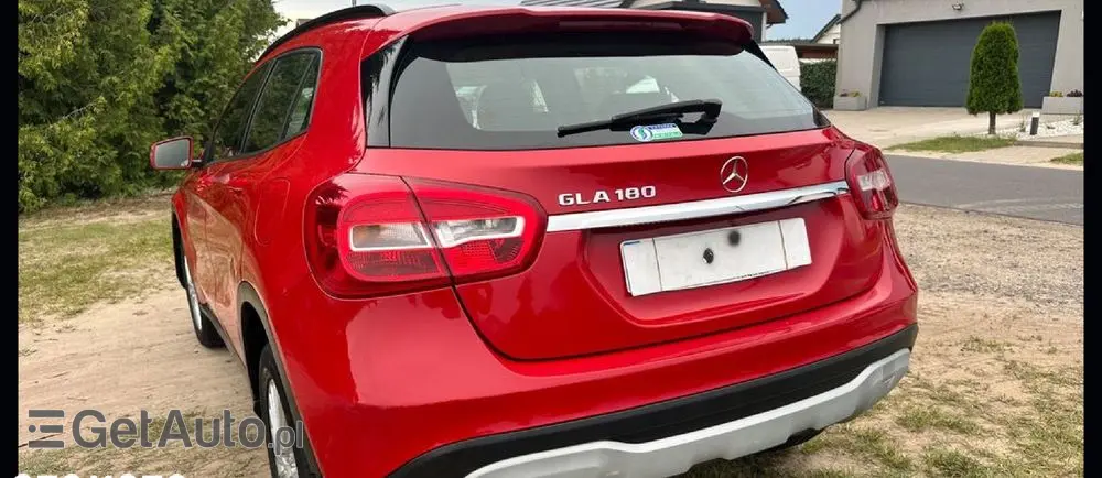 MERCEDES-BENZ GLA 200 7G-DCT Peak Edition