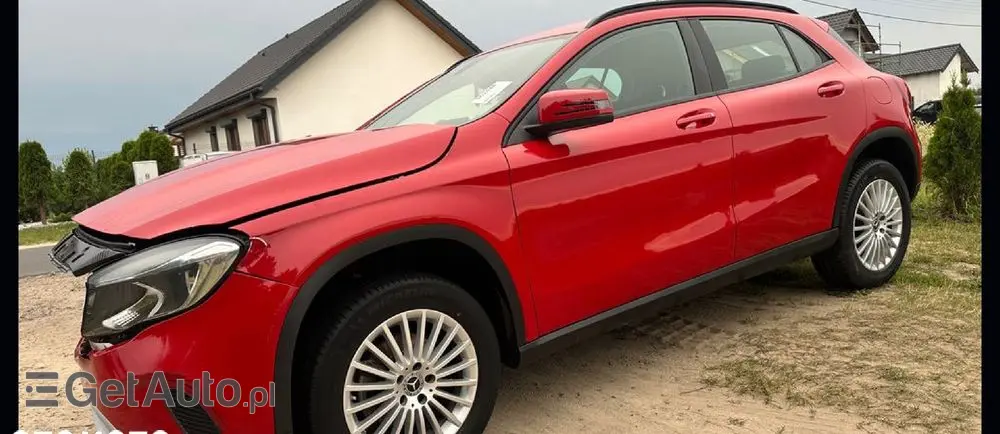 MERCEDES-BENZ GLA 200 7G-DCT Peak Edition